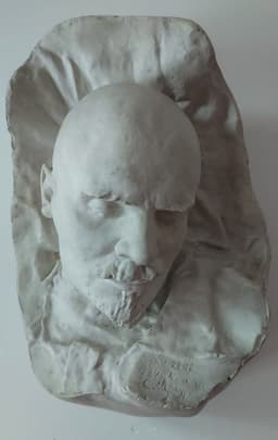Lenin's deathmask by S. Merkurov (1924)